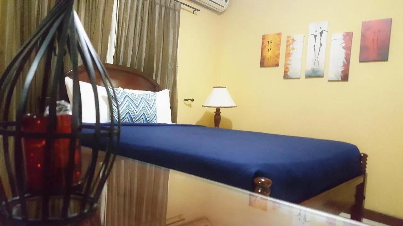 Apartamento Emerald Glades @ Eas Kingston